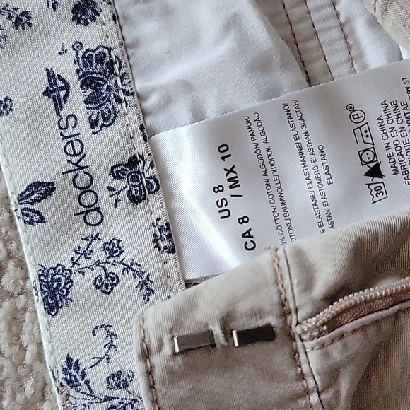Dockers Capri Pants Khaki Size 8 - Picture 3 of 4